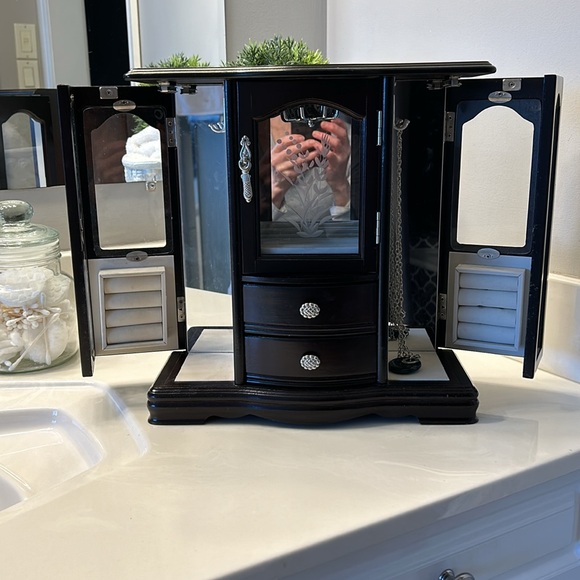 Women’s Jewellery box. Multiple compartments. - Picture 2 of 15